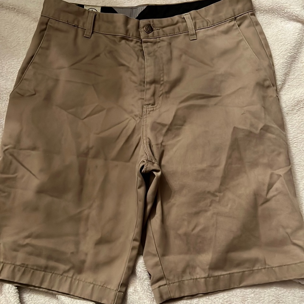 Mens shorts Volcom Brand  Khaki color Size 31